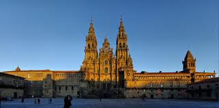  Santiago de Compostela (Spagna): un grande pellegrinaggio  sulle orme di Francesco d'Assisi alle radici cristiane d'Europa 